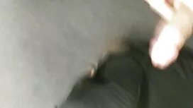 Una giovane bionda s ...