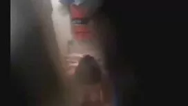 Bambino lentamente s ...