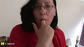 Un giovane bambino v ...
