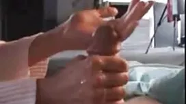 Una ragazza adulta c ...