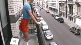 La ragazza succhia v ...