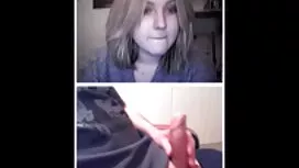 Una donna nera sedut ...