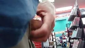 Una giovane bionda s ...